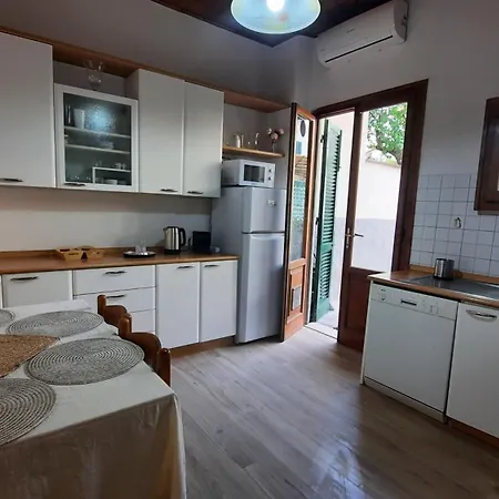 Garden House : A Un Paso Dal Centro Storico Apartment *